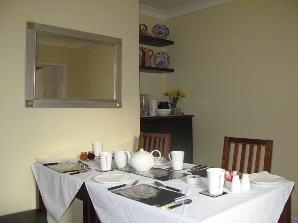 Number 64 Hotel Salisbury Bagian luar foto